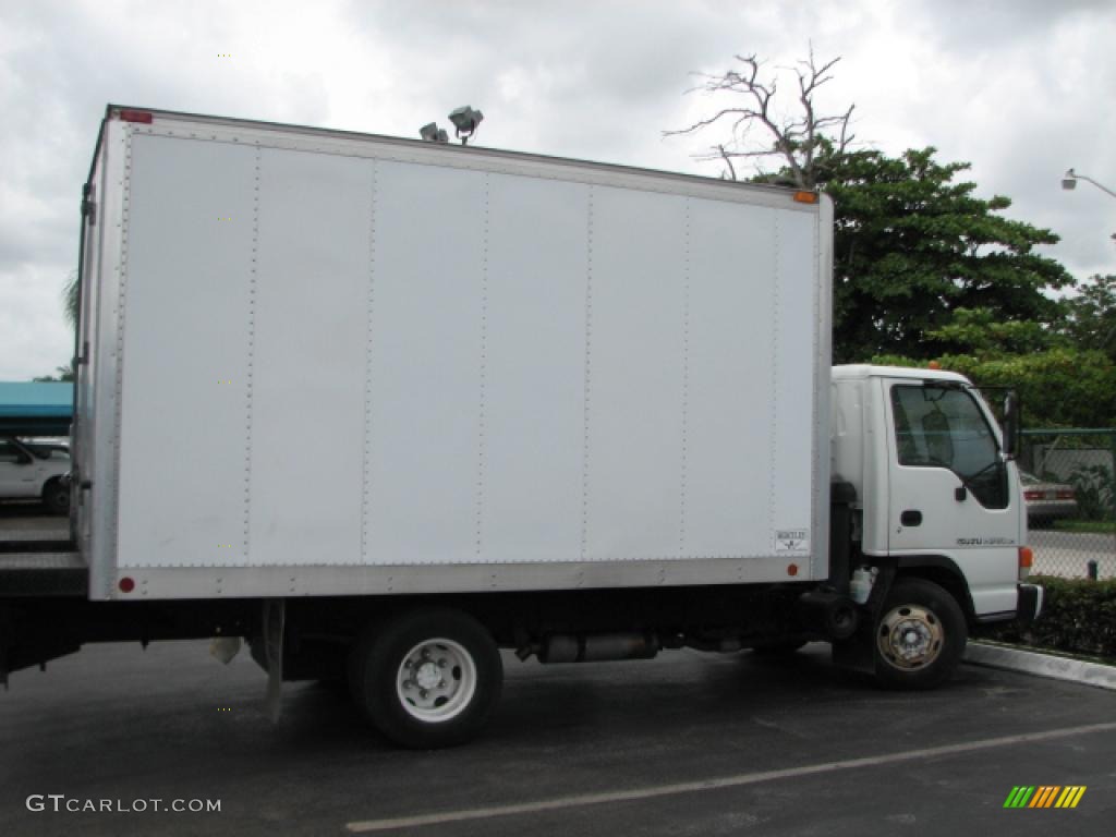 White 2004 Isuzu N Series Truck NPR Refrigerated Truck Exterior Photo #39747818