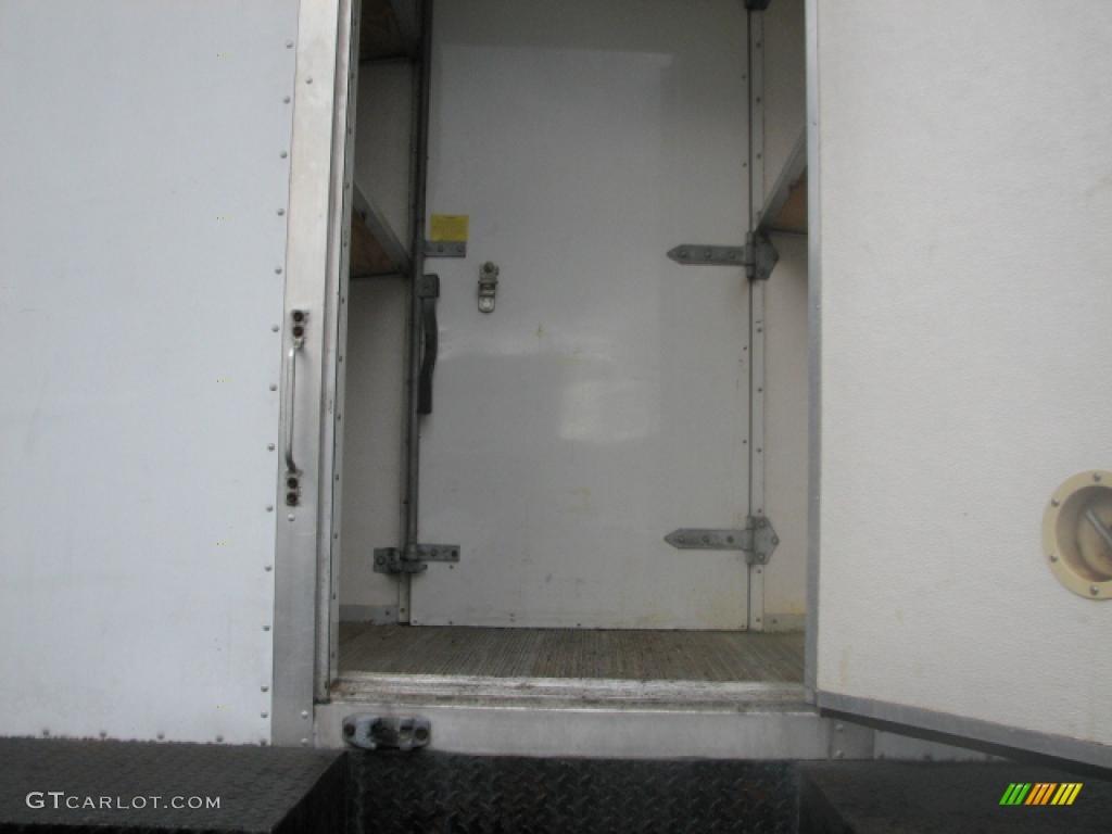Gray Interior 2004 Isuzu N Series Truck NPR Refrigerated Truck Photo #39747854