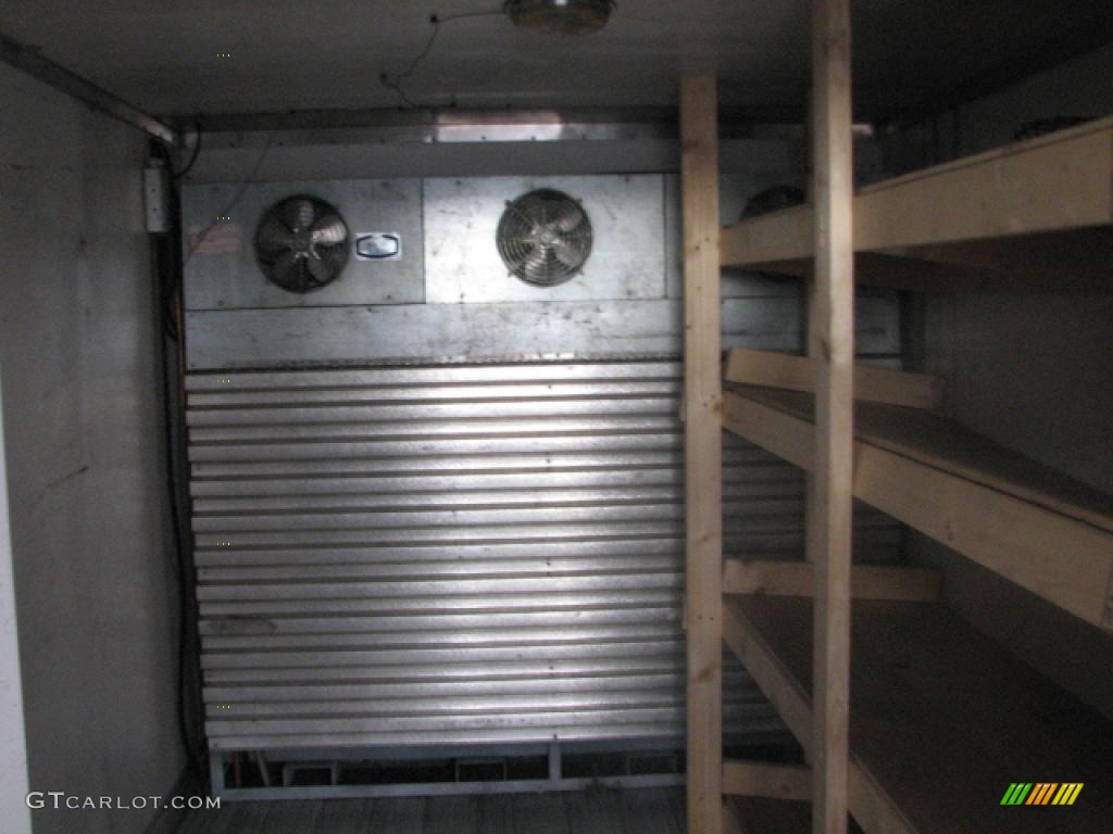 Gray Interior 2004 Isuzu N Series Truck NPR Refrigerated Truck Photo #39747886