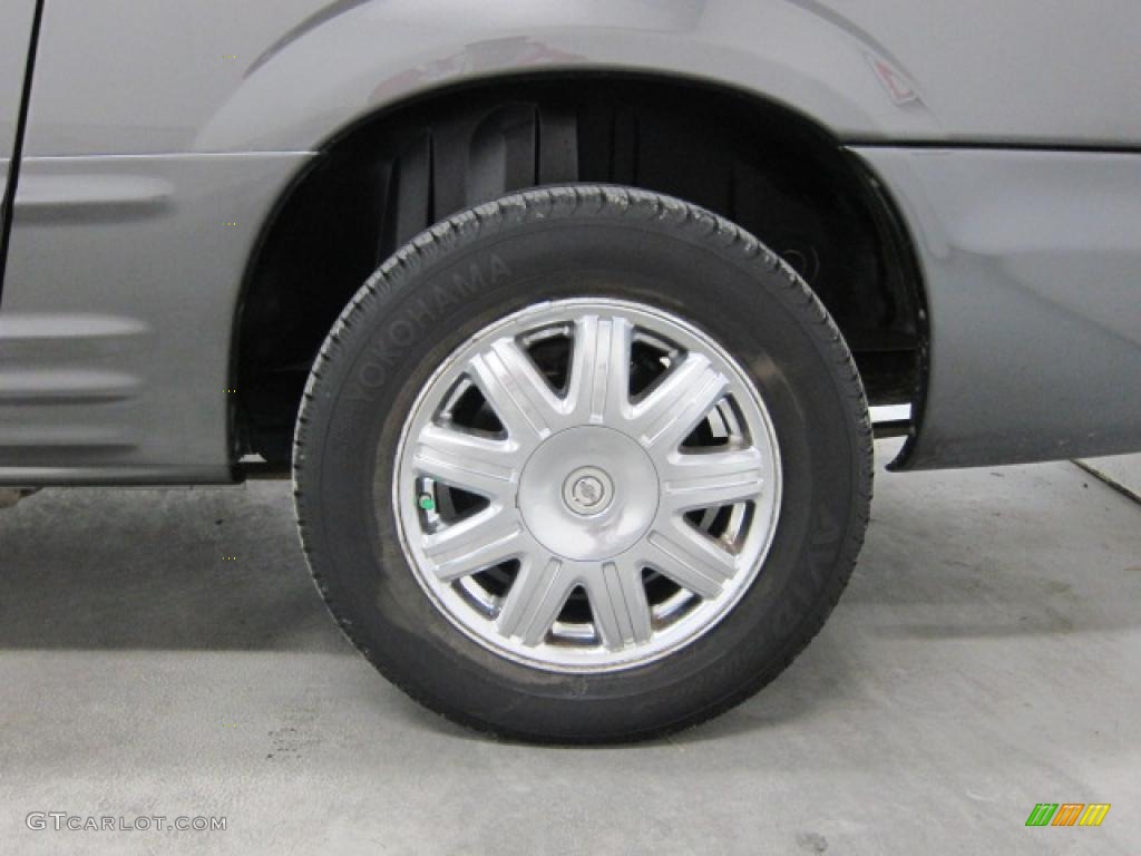 2004 Chrysler Town & Country Touring Wheel Photo #39748126