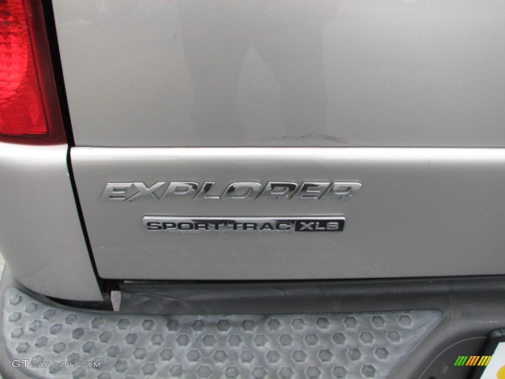 2004 Ford Explorer Sport Trac XLS Marks and Logos Photos