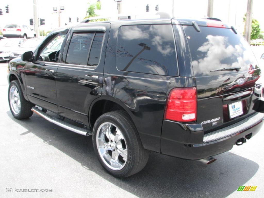 2004 Explorer XLT - Black / Graphite photo #7