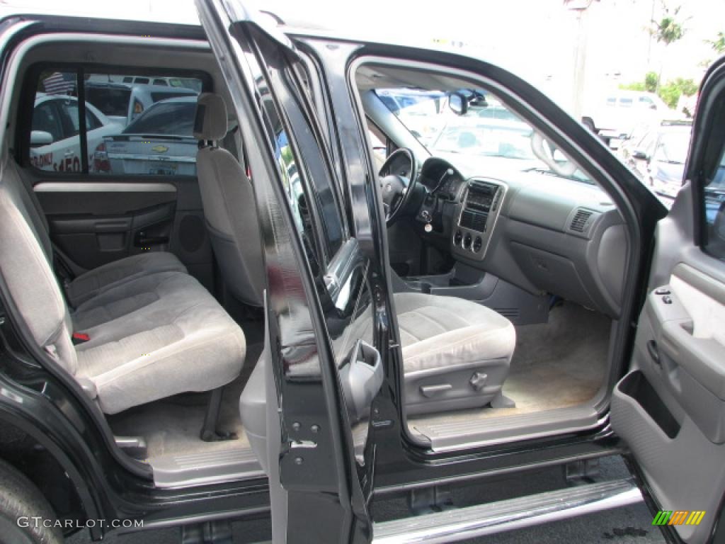 2004 Explorer XLT - Black / Graphite photo #13