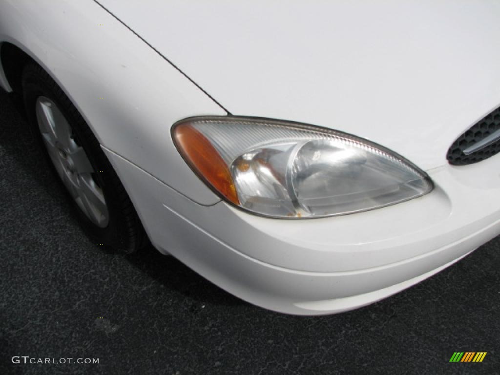 2000 Taurus LX - Vibrant White / Medium Graphite photo #2
