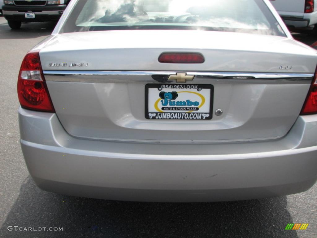 2008 Malibu Classic LS Sedan - Silverstone Metallic / Titanium Gray photo #4