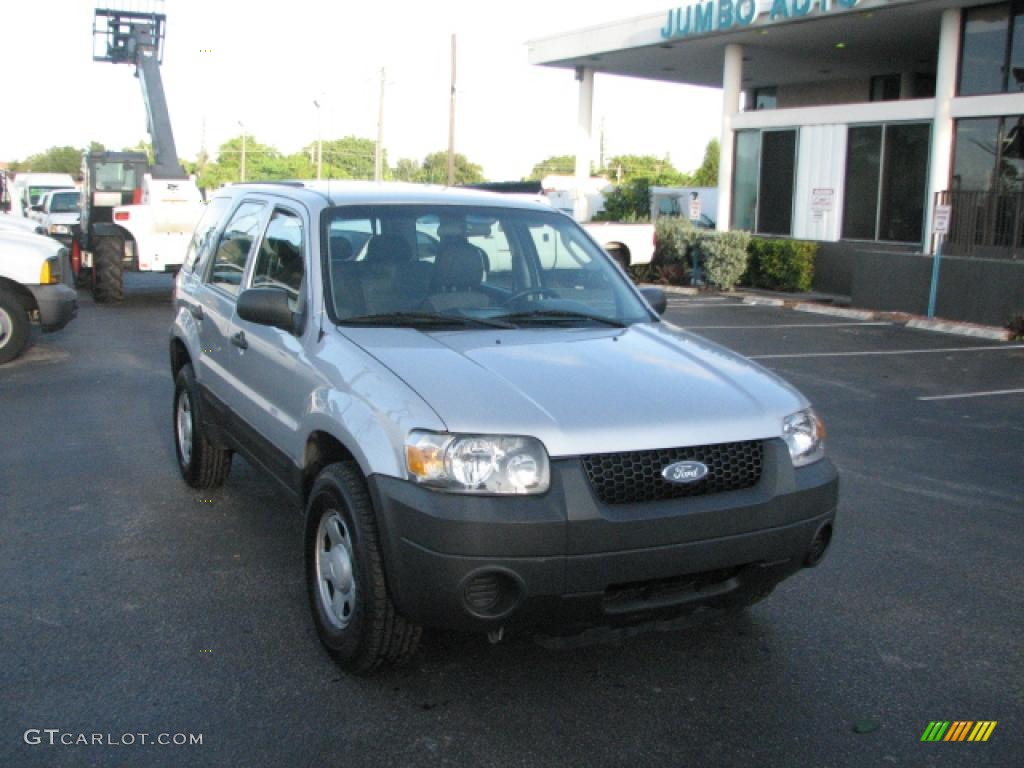 2006 Escape XLS - Silver Metallic / Medium/Dark Flint photo #2