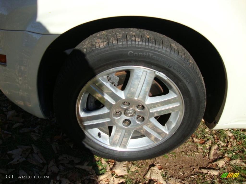 2005 300 Touring AWD - Cool Vanilla / Dark Slate Gray/Light Graystone photo #29