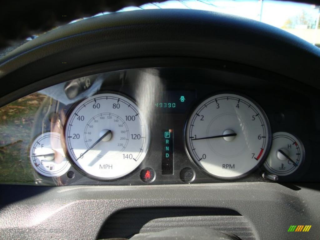 2005 300 Touring AWD - Cool Vanilla / Dark Slate Gray/Light Graystone photo #33