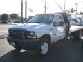 2004 Oxford White Ford F550 Super Duty XL Regular Cab 4x4 Chassis Stake Truck  photo #4