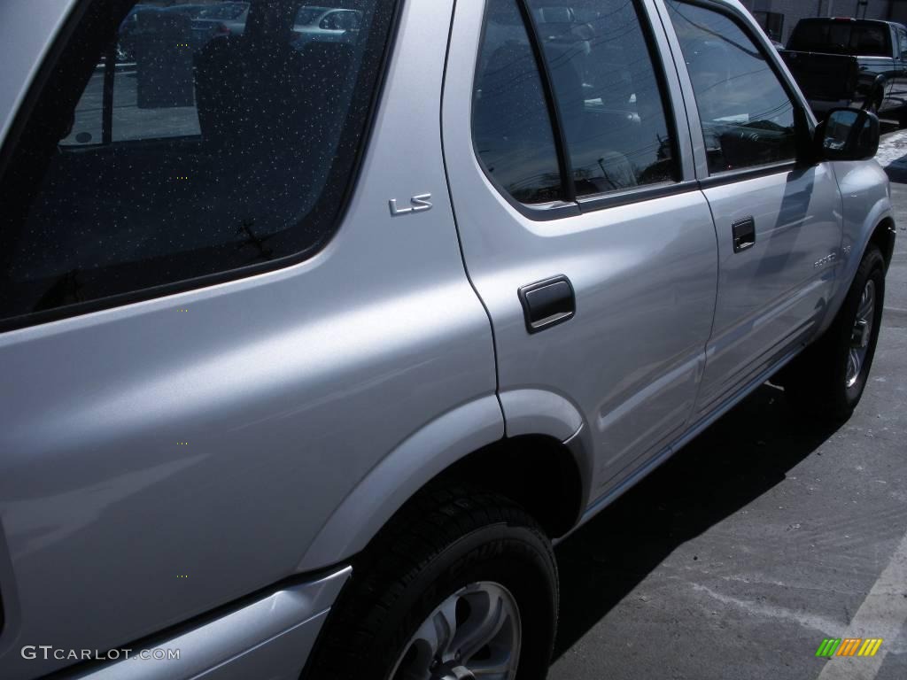 2000 Rodeo LS 4WD - Bright Silver Metallic / Gray photo #6
