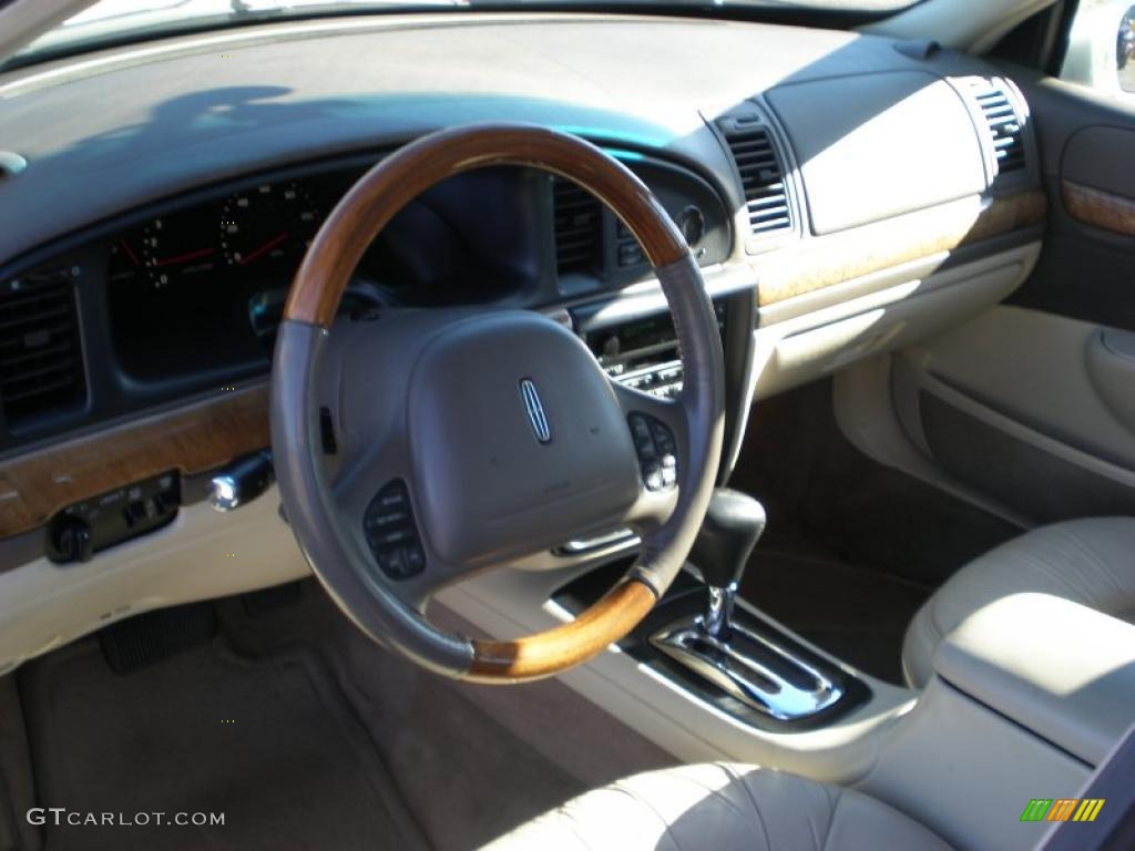 Light Parchment Interior 2002 Lincoln Continental Standard Continental Model Photo #39759122