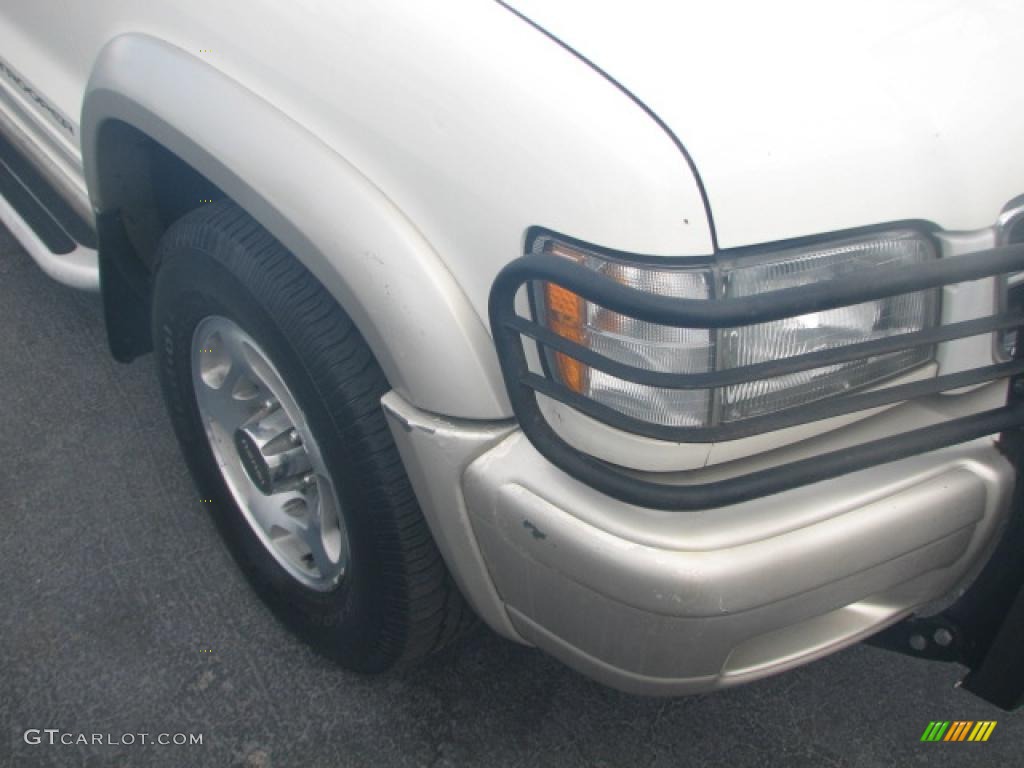 1998 Trooper S 4x4 - Cream White / Gray photo #2