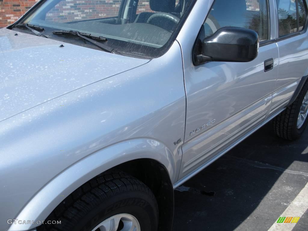 2000 Rodeo LS 4WD - Bright Silver Metallic / Gray photo #10