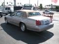 2000 Light Parchment Gold Metallic Lincoln Town Car Executive  photo #6