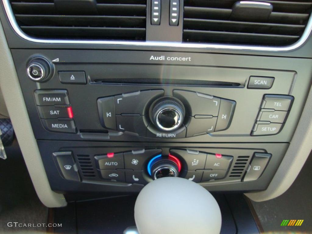 2011 Audi A4 2.0T quattro Sedan Controls Photo #39761582