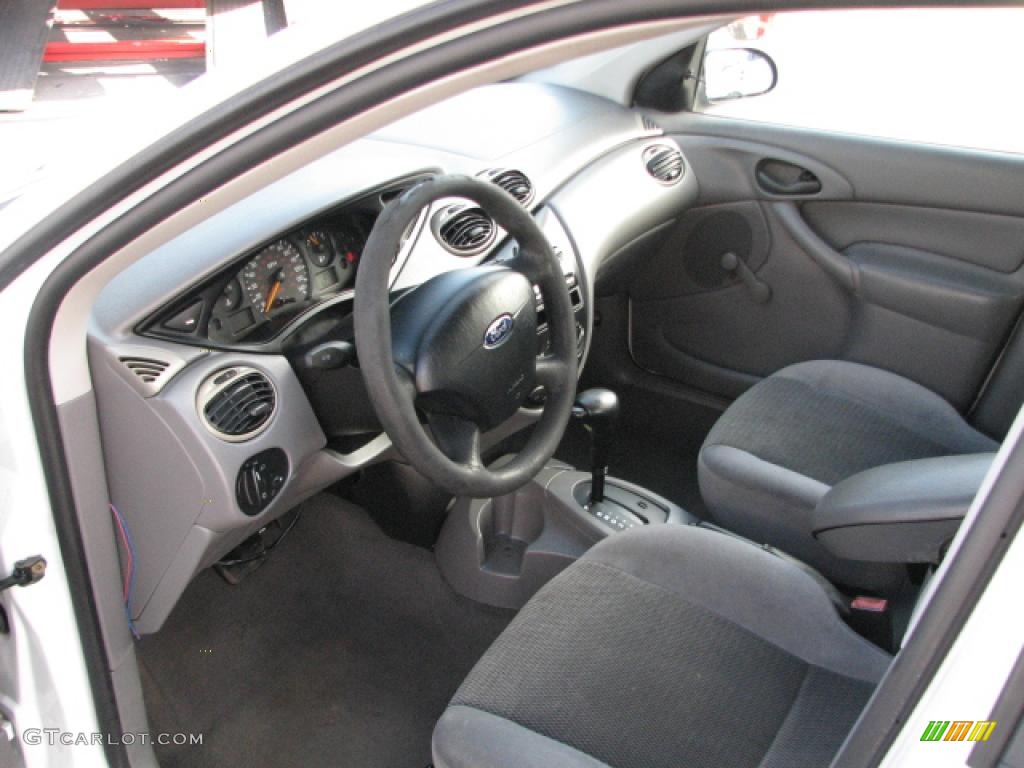 Medium Graphite Interior 2003 Ford Focus LX Sedan Photo #39761630