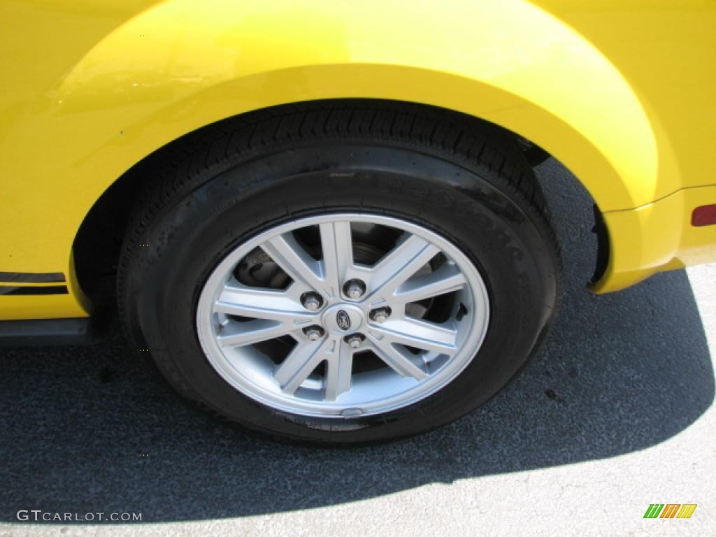 2005 Mustang V6 Deluxe Coupe - Screaming Yellow / Dark Charcoal photo #15