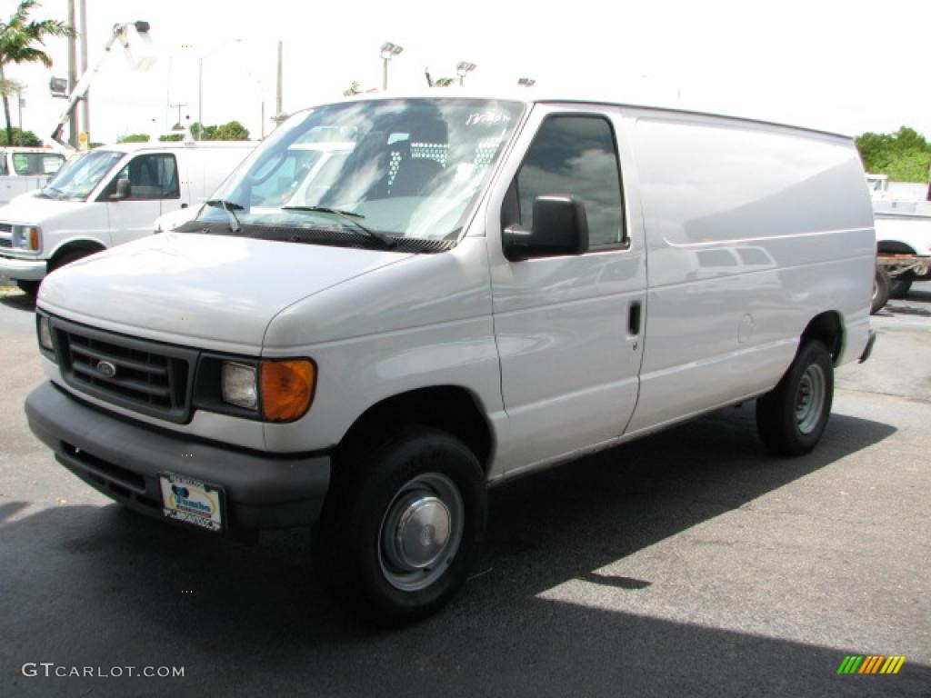 Oxford White 2006 Ford E Series Van E350 Cargo Exterior Photo #39762538