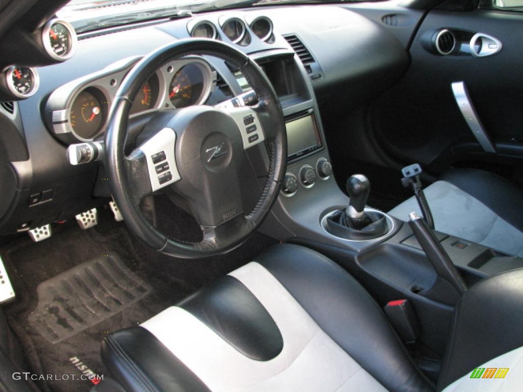 2003 Nissan 350Z Touring Coupe Charcoal Dashboard Photo #39763622