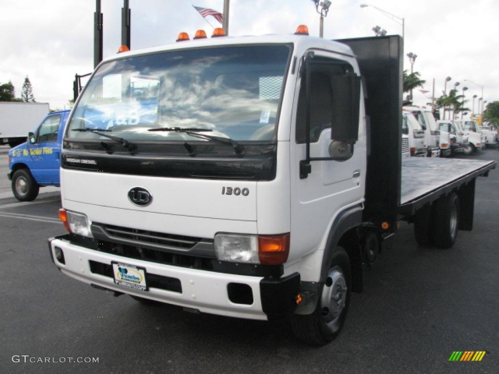 2006 UD 1300 Flat Bed Stake Truck - White / Gray photo #3