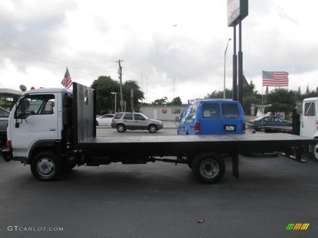 2006 UD 1300 Flat Bed Stake Truck - White / Gray photo #4