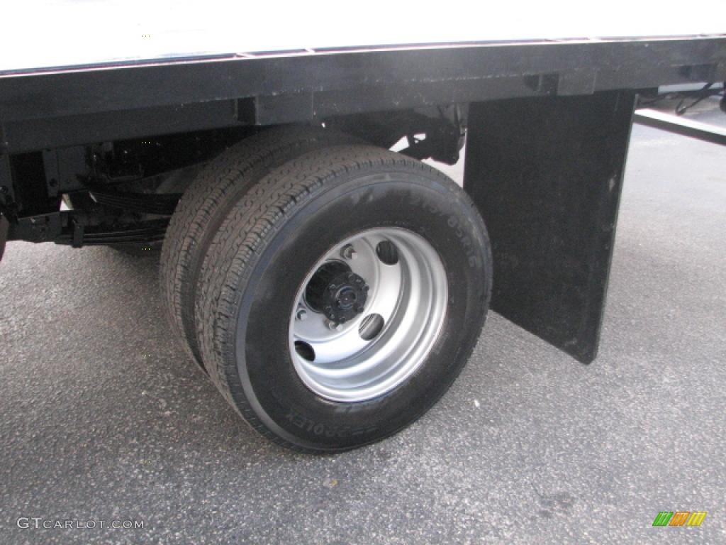 2006 Nissan Diesel UD 1300 Flat Bed Stake Truck Wheel Photos