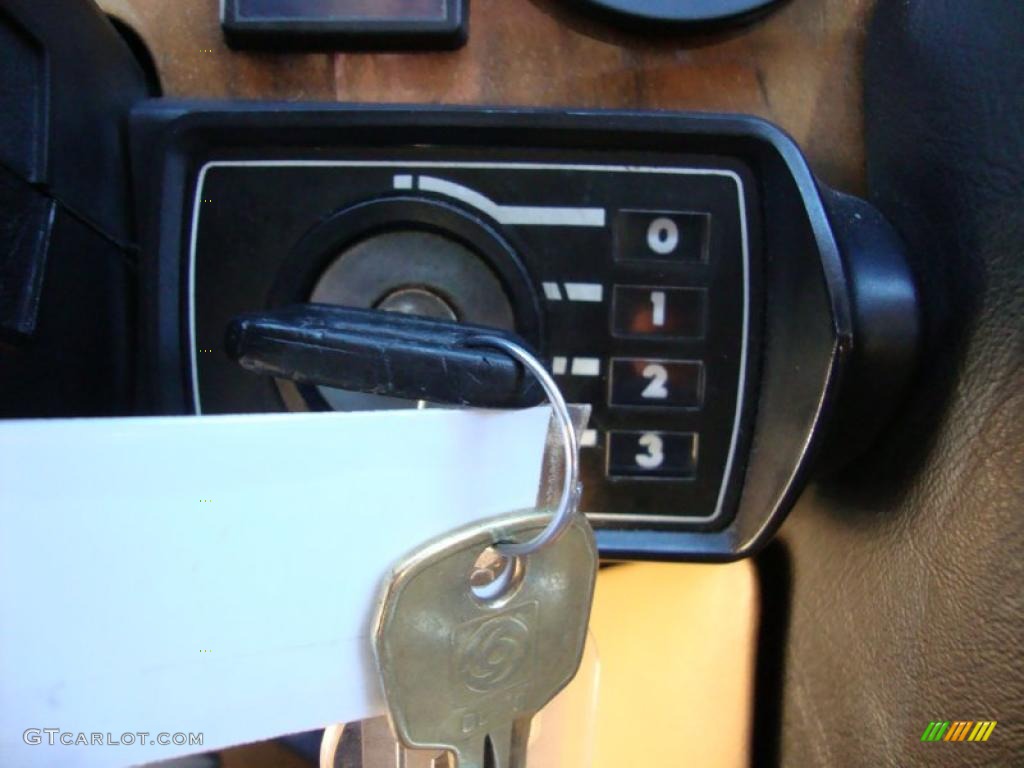 1986 Jaguar XJ XJ6 Controls Photo #39767074