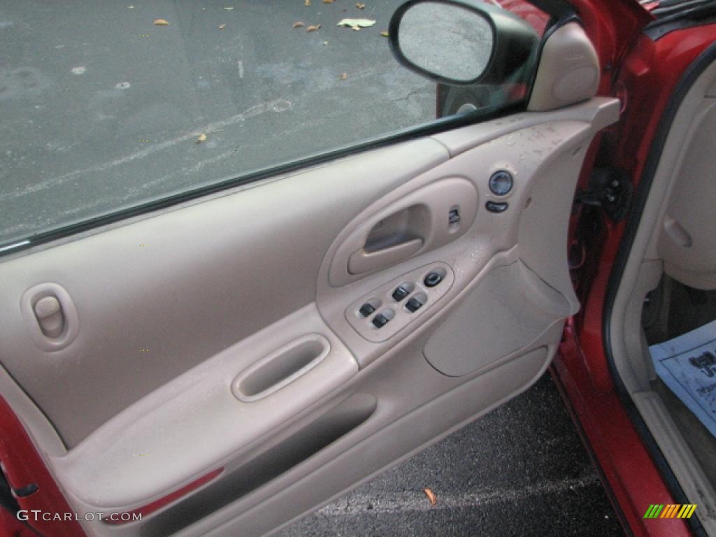 2002 Intrepid SE - Inferno Red Tinted Pearlcoat / Sandstone photo #11