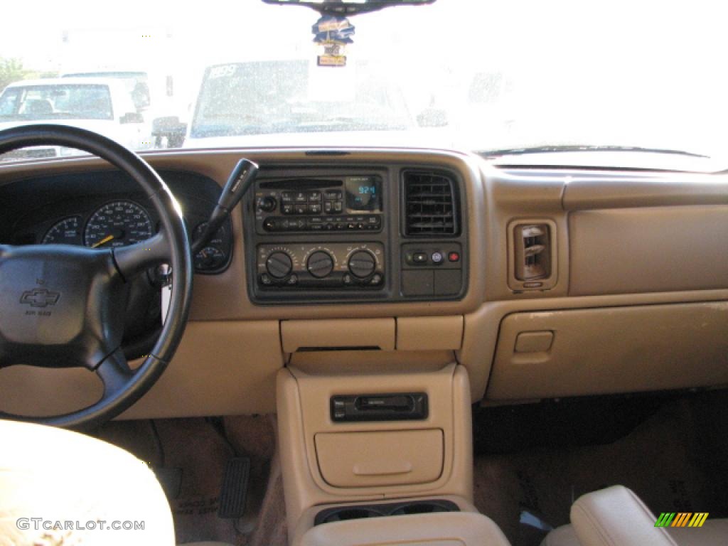 2000 Chevrolet Suburban 1500 LS 4x4 Medium Oak Dashboard Photo #39769778