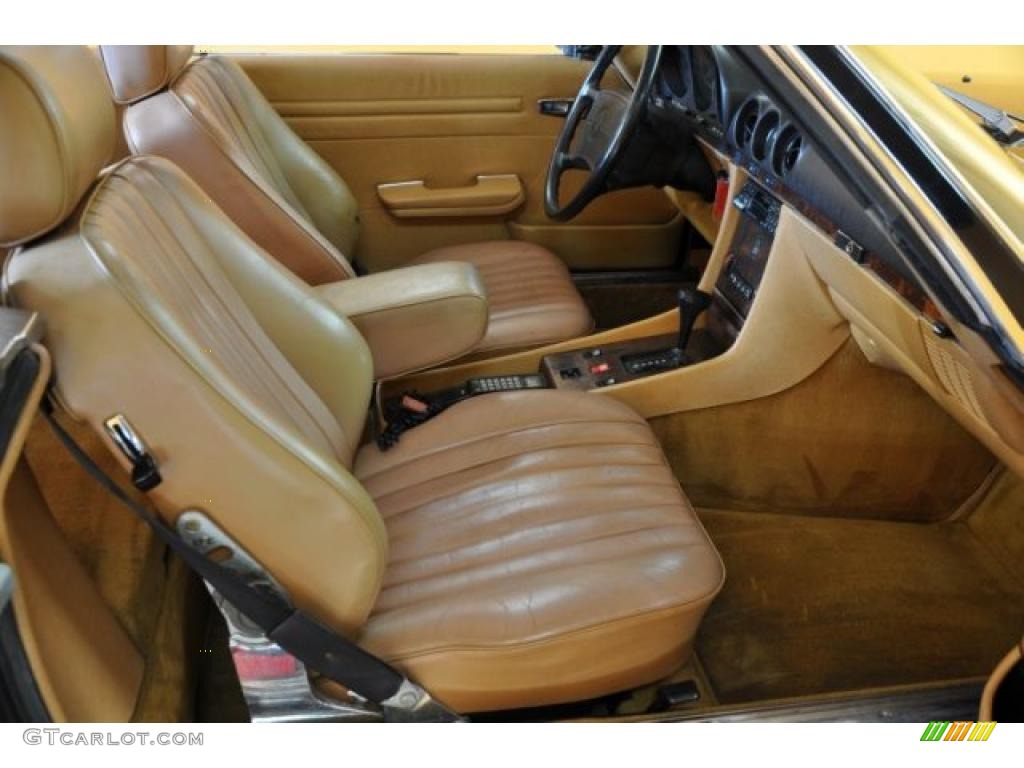 Parchment Interior 1987 Mercedes-Benz SL Class 560 SL Roadster Photo #39772922