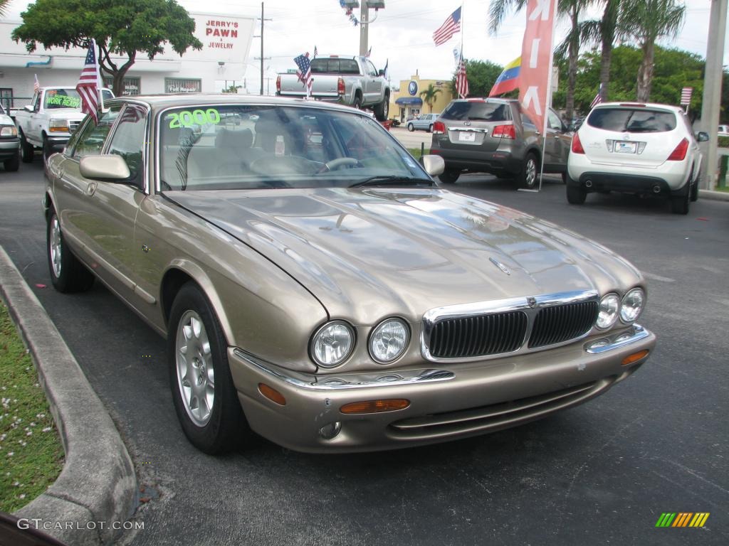 2000 XJ XJ8 - Topaz Metallic / Oatmeal photo #1