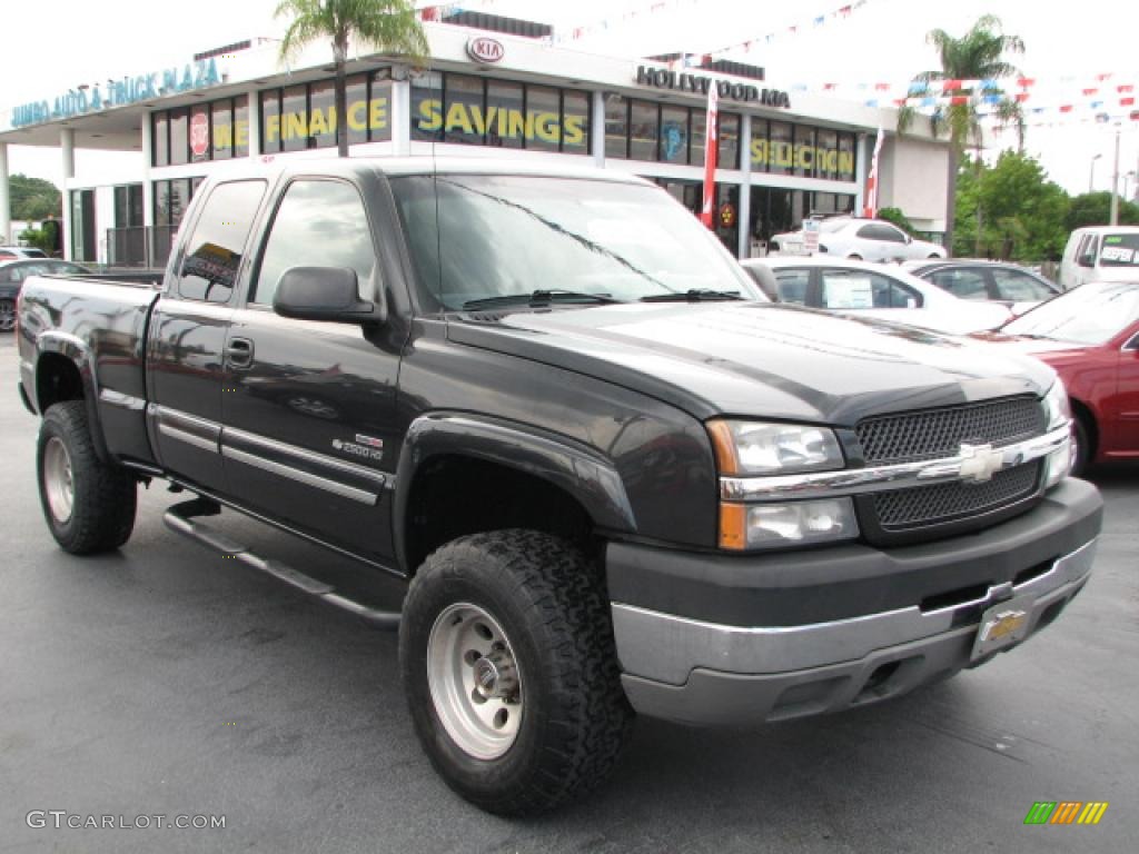 2003 Silverado 2500HD LS Extended Cab - Black / Dark Charcoal photo #1