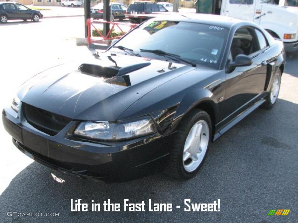 2002 Mustang GT Coupe - Black / Dark Charcoal photo #2