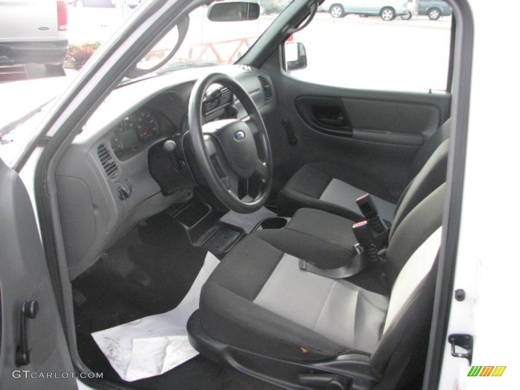 2005 Ford Ranger XL Regular Cab interior Photo #39777036