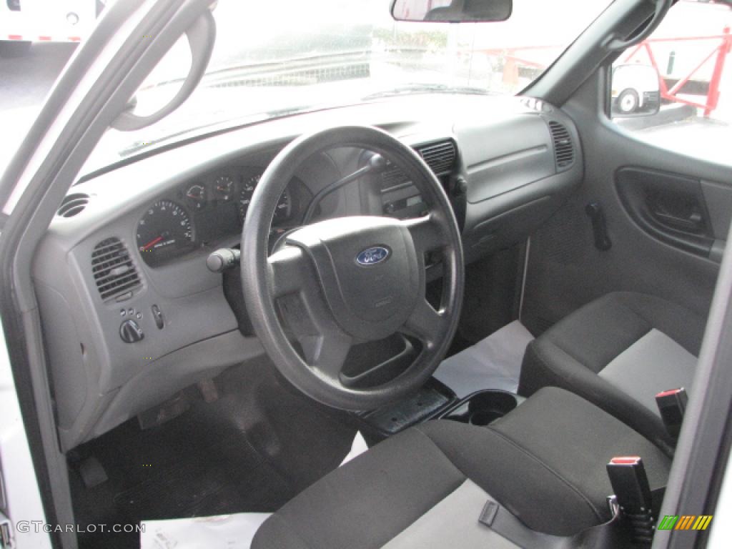 Medium Dark Flint Interior 2005 Ford Ranger XL Regular Cab Photo #39777696
