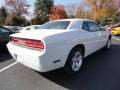 Stone White - Challenger SE Photo No. 6
