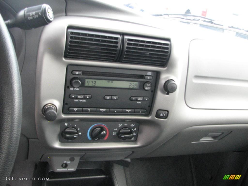 2006 Ford Ranger XLT SuperCab Controls Photo #39782046