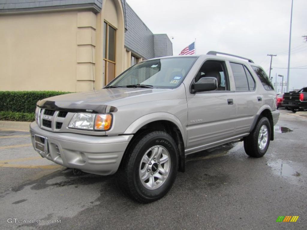 Powellite Silver Metallic 2004 Isuzu Rodeo S Exterior Photo #39782238