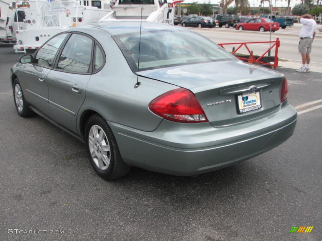 Light Tundra Metallic 2005 Ford Taurus SE Exterior Photo #39782250