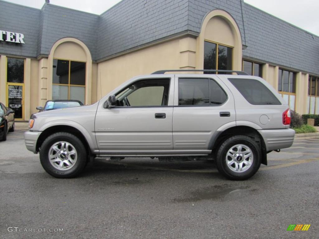 Powellite Silver Metallic 2004 Isuzu Rodeo S Exterior Photo #39782254