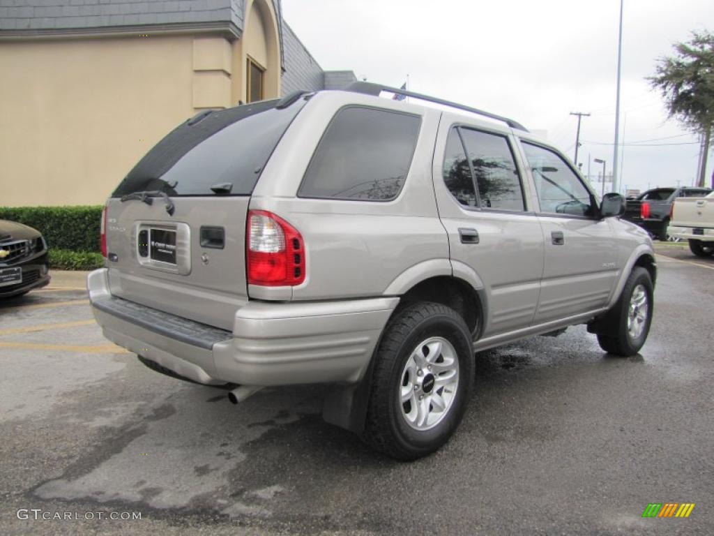 Powellite Silver Metallic 2004 Isuzu Rodeo S Exterior Photo #39782278