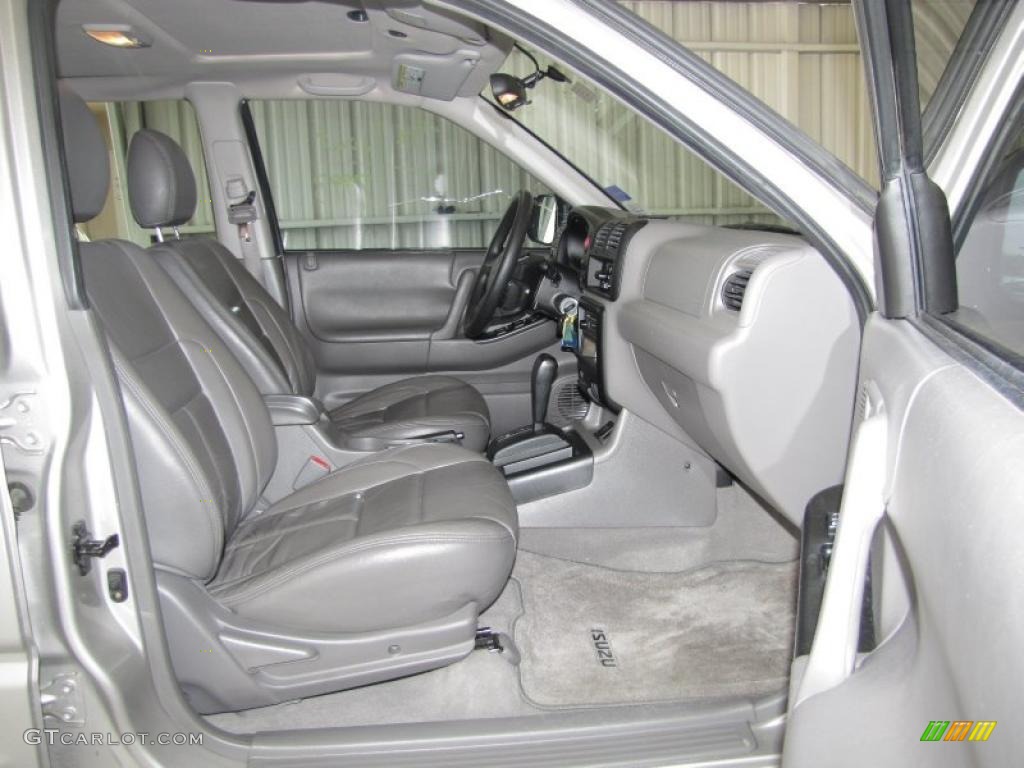 Gray Interior 2004 Isuzu Rodeo S Photo #39782320