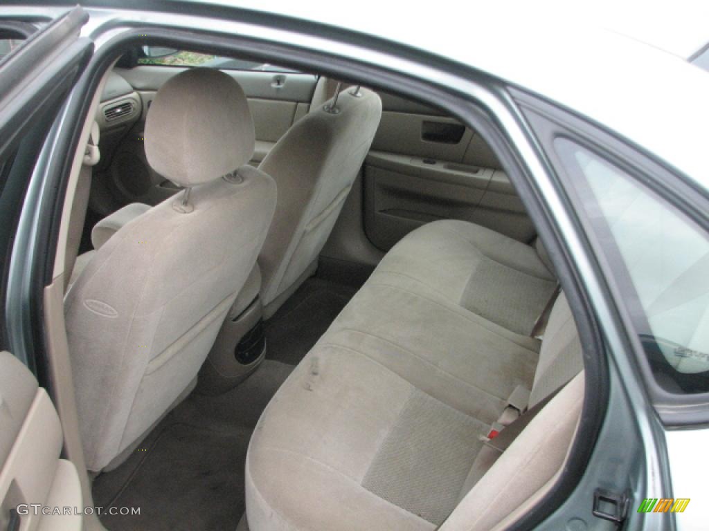 Beige Interior 2005 Ford Taurus SE Photo #39782342