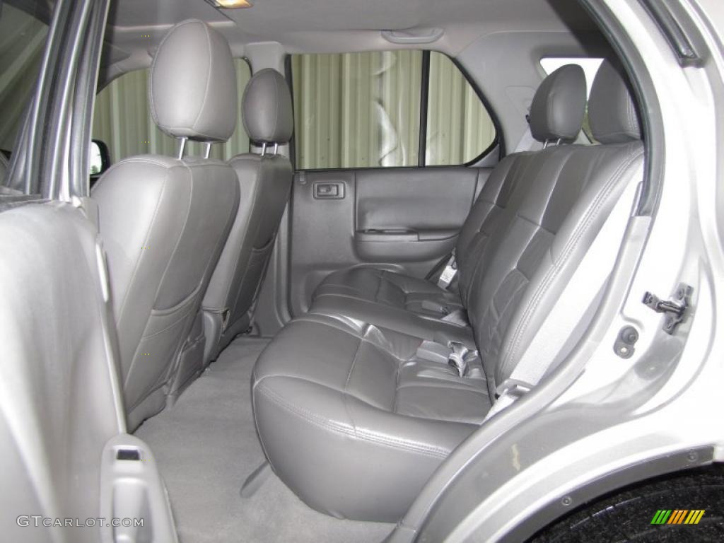 Gray Interior 2004 Isuzu Rodeo S Photo #39782354