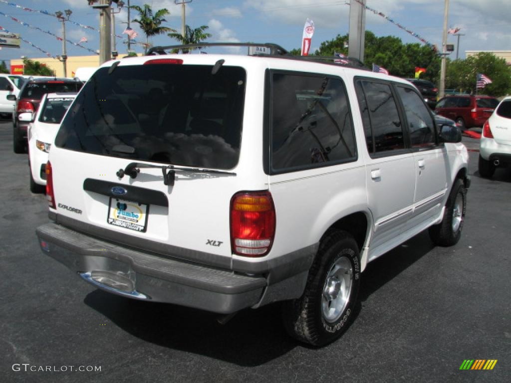 1999 Explorer XLT - Oxford White / Medium Prairie Tan photo #10