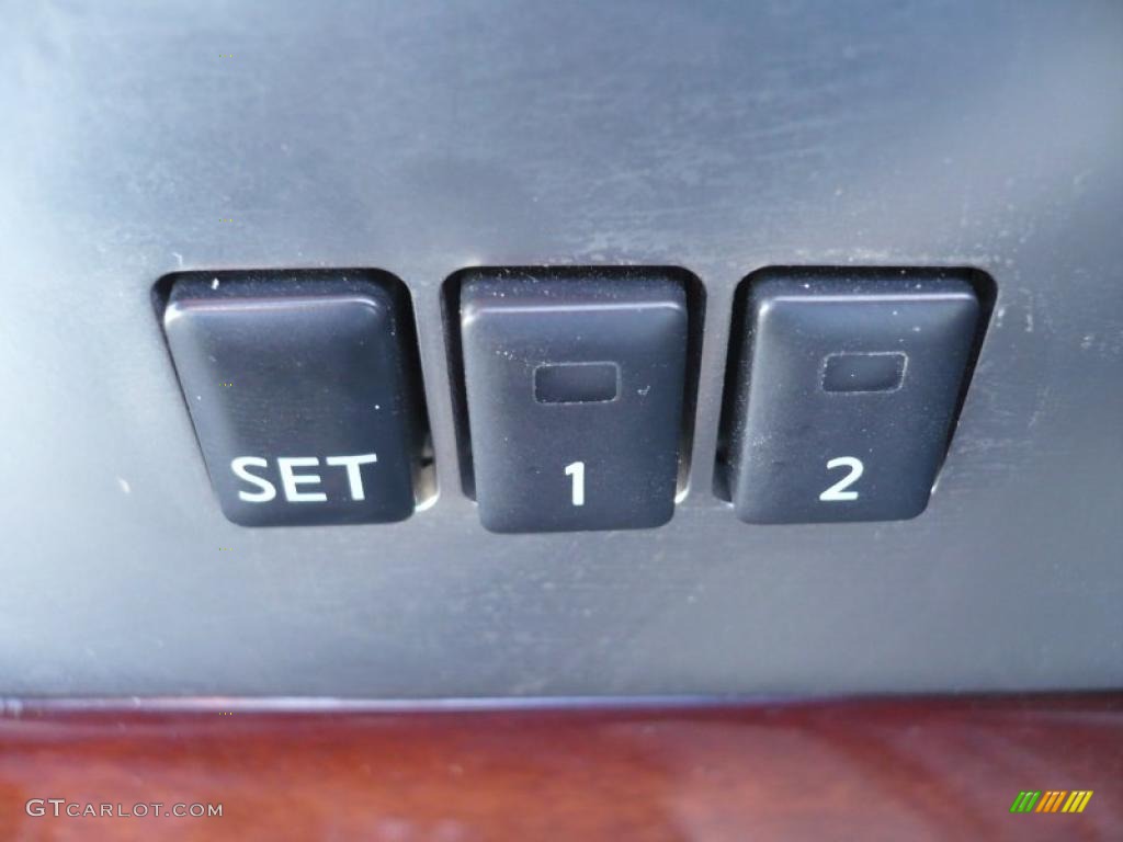 2009 Infiniti FX 50 AWD S Controls Photo #39784262