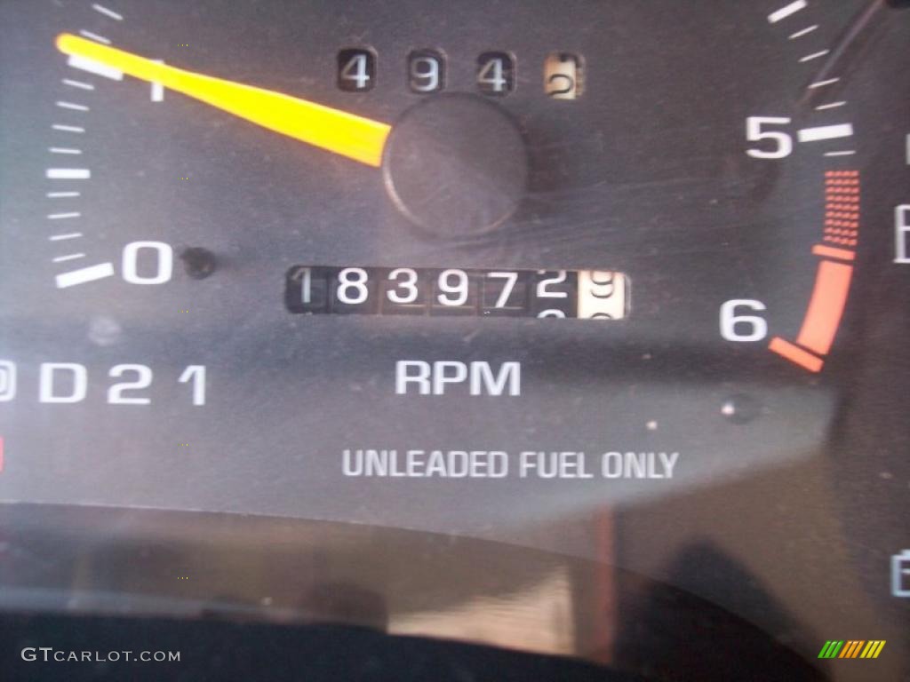 1997 S10 Regular Cab - Cherry Red Metallic / Graphite photo #22