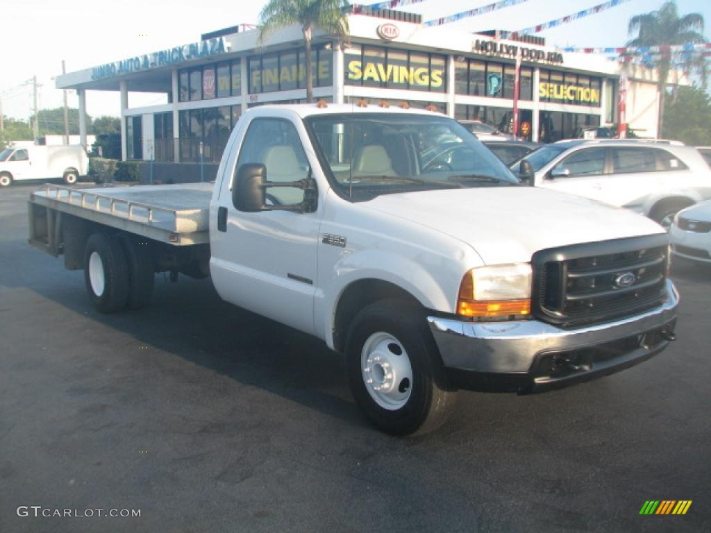 1999 F350 Super Duty XL Regular Cab Chassis - Oxford White / Medium Graphite photo #1