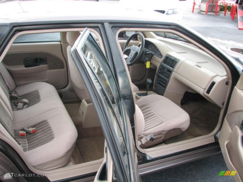 Beige Interior 1992 Saturn S Series SL1 Sedan Photo #39790302