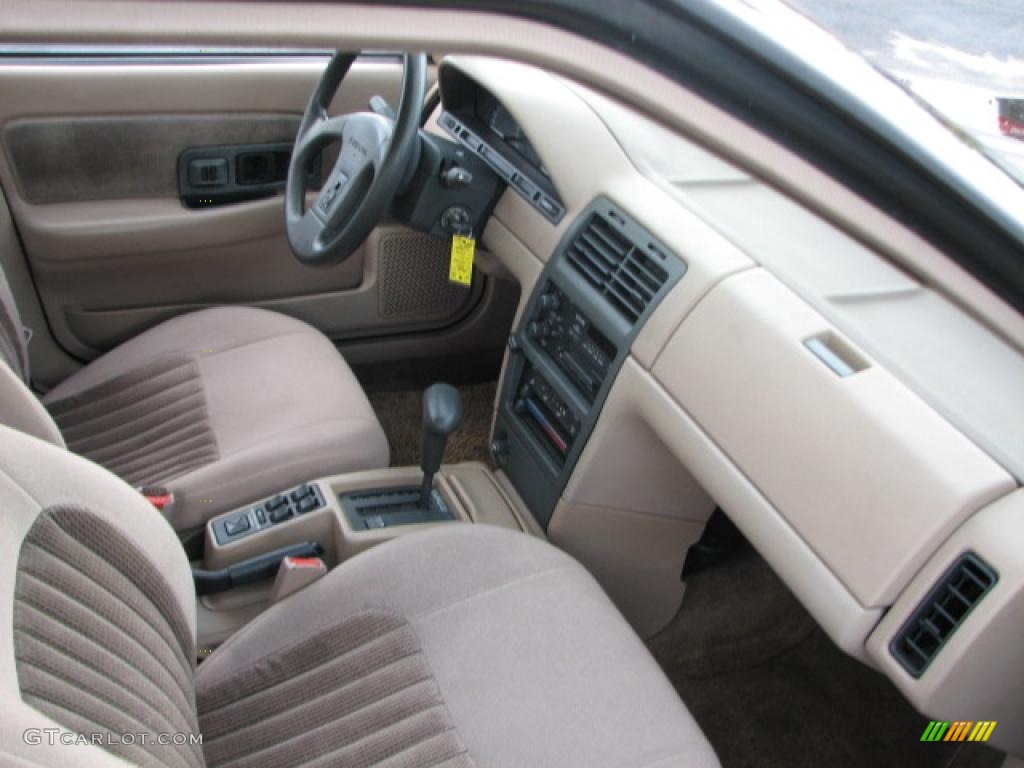 1992 Saturn S Series SL1 Sedan Beige Dashboard Photo #39790330